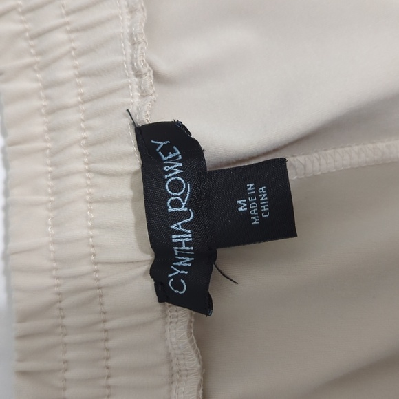 Cynthia Rowley Cream Shorts Size Medium - Picture 9 of 14